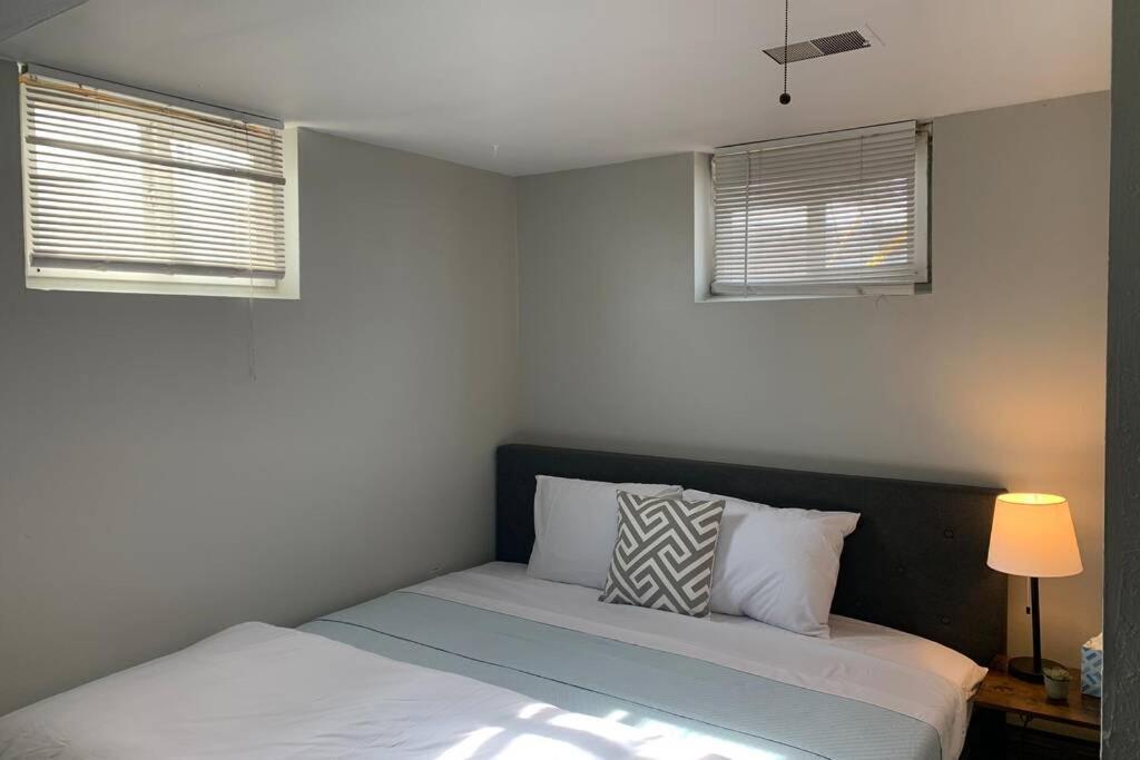 3 King Beds + Bunk Beds On Broadway Vila Littleton Exterior foto